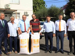 Erdemlili Çiftçilere Yerli Ve Milli Arpa Tohumu Dağıtıldı