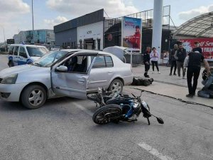 Motosiklet İle Otomobilin Çarpıştığı Kaza Kameraya Yansıdı