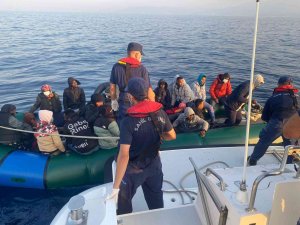 İ̇zmir Açıklarında 48 Düzensiz Göçmen Kurtarıldı
