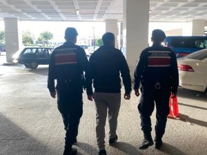 Edirne’de Jasat 15 Yıl Kesinleşmiş Hapis Cezasıyla Aranan Şahsı Yakaladı
