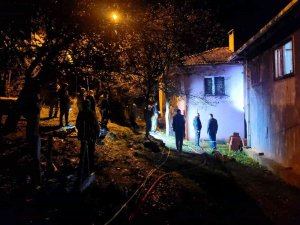 Yangında Dumanların Arasında Kalan Kadın Hayatını Kaybetti
