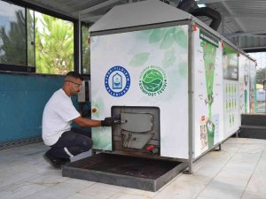 Bursa’da Pazar Atıkları Gübreye Dönüşüyor