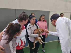 Başkan Özcan, Milli Takımı Ziyaret Etti