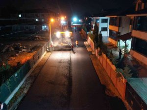 Akyazı’da Asfalt Çalışmaları Gece-gündüz Sürüyor