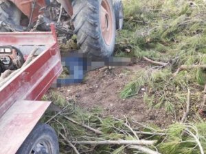 Traktörü Durdurmak İsterken Altında Kalan Çiftçi Öldü