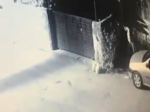 Eve Tırmanarak Giren Hırsız 2 Cep Telefonu, 1 Altın Yüzük Çaldı