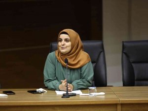 Gaün’de Kadının Gelişim Süreci Ve Kimlik Konferansı