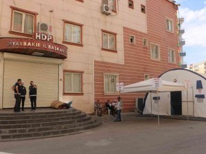 Diyarbakır’da Aileler Bin 138 Gündür Evlatlarını Hdp’den İstiyor