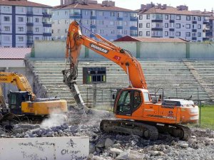 Bağlum Stadı Baştan Sona Yenileniyor