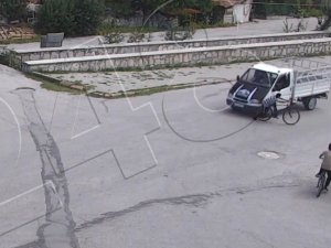 Bisikletli Çocuğun Ölümden Döndüğü Kaza Saniye Saniye Kaydedildi