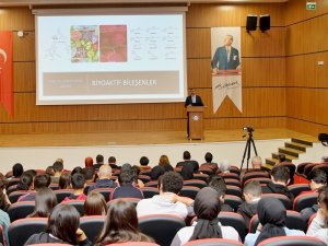 Rektör Çiftçi Lise Öğrencilerine Konferans Verdi