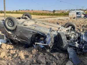 Otomobil Şarampole Devrildi: 1 Ölü, 1 Yaralı