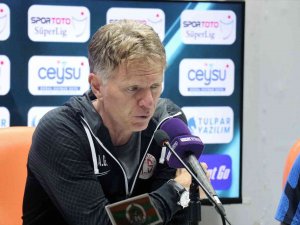Groenendijk: “Defansımız Sınıfta Kaldı”