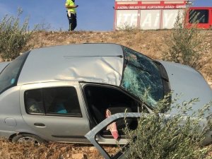 Şarampole Devrilen Otomobilin Sürücüsü Yaralandı