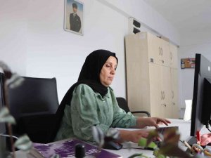 17 Yıldır Binlerce İnsanın Kanser Kaydını Yapan Kadın, Meme Kanserinden Erken Teşhisle Kurtuldu