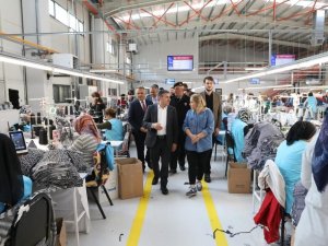 Vali Cevdet Atay, Tekstil İşçileri İle Bir Araya Geldi