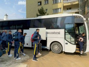 Fenerbahçe Hdı Sigorta Erkek Voleybol Kafilesine Davul Zurnalı Karşılama