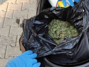 20 Kilometre Kovalamaca Sonucu Durdurulan Motosikletten 1 Kilo Uyuşturucu Çıktı