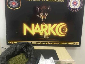 Şüpheli Şahsın Üzerinden Uyuşturucu Çıktı