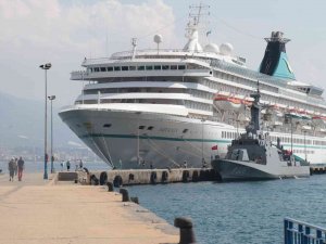 835 Yolculu Kruvaziyer Alanya Limanına Yanaştı