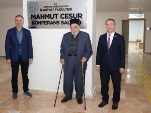 İ̇lahiyat Fakültesi Konferans Salonuna Mahmut Cesur’un Adı Verildi