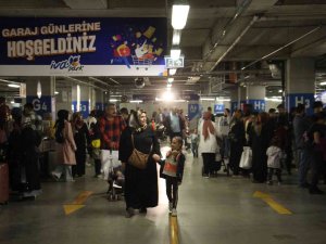 İ̇ndirimi Duyan Akın Etti