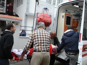 Çatı Katına Çıkarken Düşüp Yaralandı