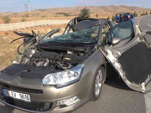 Traktör Otomobil İle Çarpıştı: 1 Yaralı