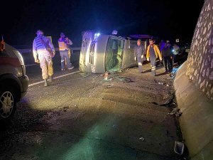 Elazığ’da Transit Yan Yattı: 4 Yaralı