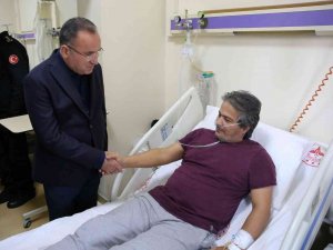 Bakan Bozdağ Patlamada Yaralanan Madencileri Hastanede Ziyaret Etti