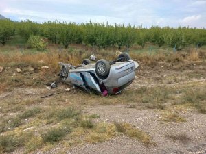 Mersin’de Kaygan Yolda Üç Araç Birbirine Girdi: 6 Yaralı
