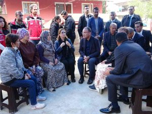 Bakan Bozdağ Maden Şehidinin Başında Kur’an-ı Kerim Okudu