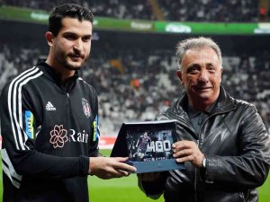Necip Uysal’a 400. Maç Plaketi Verildi