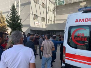 Sünnet Olacak Çocuk Otomobilin Altında Ezilerek Öldü