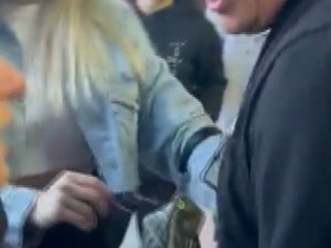Çekmeköy’de Metro Önünde ‘Kadınların Fotoğrafını Çekiyorsun’ Tartışması