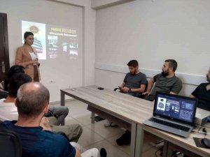 Mersin’de ’En İ̇yi Narkotik Polisi Anne’ Eğitimi