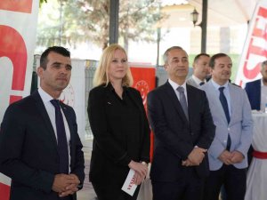 Vestel’den Görme Engelli Öğrencilere Wewalk Akıllı Baston Desteği