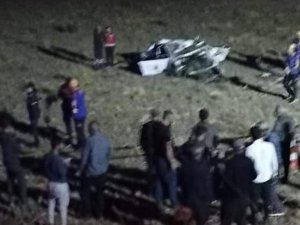 4 Arkadaşın Bulunduğu Araç Şarampole Uçtu: 2 Ölü, 2 Ağır Yaralı