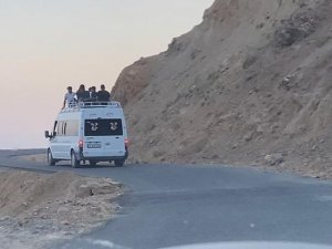 Batman’da Tehlikeli Yolculuk: 10 Kilometre Boyunca Canlarını Hiçe Saydılar