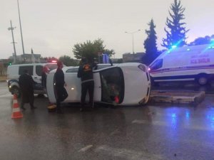 Kontrolden Çıkan Otomobil Takla Attı: 2 Yaralı