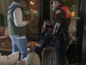 İ̇stanbul’da Avm’lerde Eş Zamanlı ’Yabancı Şahıs’ Denetimi: Üstünden Silah Çıktı
