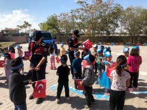 Trafik Jandarmasından Miniklere Trafik Eğitimi