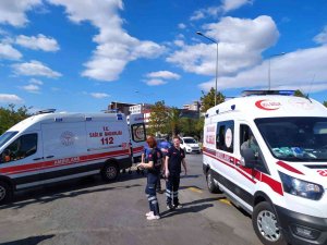 Aydın’da Otomobil Ve Ticari Taksi Çarpıştı: 7 Yaralı