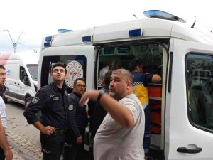 Tıkanan Boruyu Açmak İçin Çatıya Çıktı, Hastanelik Oldu