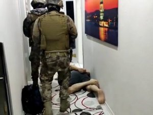 İ̇stanbul’da Oto Hırsızlığı Çetesine Operasyon Kamerada
