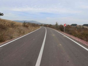Gediz’de Polat-yenigüney Yolu’na Bsk Asfalt