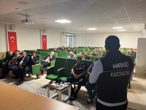 Kastamonu’da Bir Haftada 827 Kişiye “En İ̇yi Narkotik Polisi Anne" Eğitimi Verildi