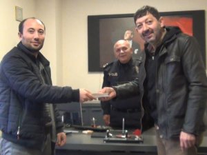 Yolda Bulduğu 28 Bin Tl’yi Sahibine Teslim Etti