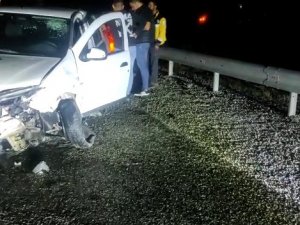 Batman’da Otomobil Bariyerlere Çarparak Durdu: 3 Yaralı
