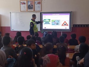 Jandarmadan Öğrencilere Trafik Eğitimi